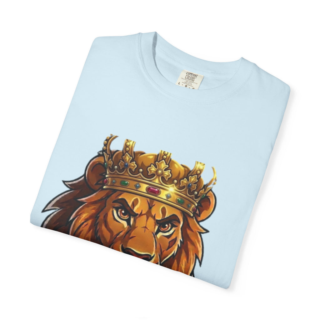Lion King Graphic T-Shirt — Regal Crowned Lion Front & '25' Back Design