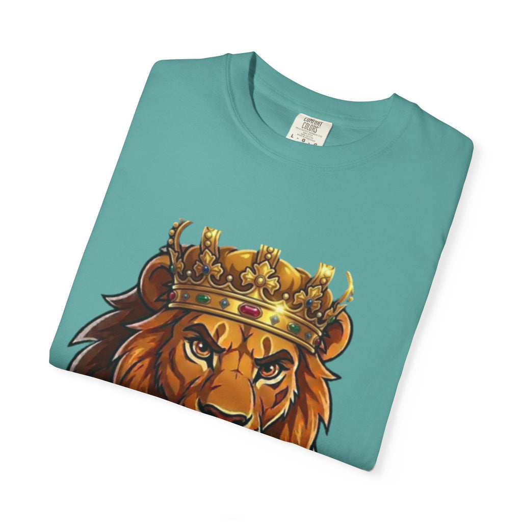 Lion King Graphic T-Shirt — Regal Crowned Lion Front & '25' Back Design